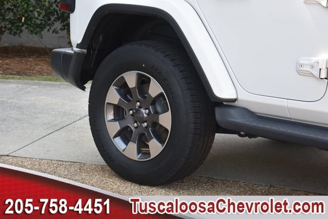 Used 2018 Jeep Wrangler Unlimited Sahara AWD/4WD image 16