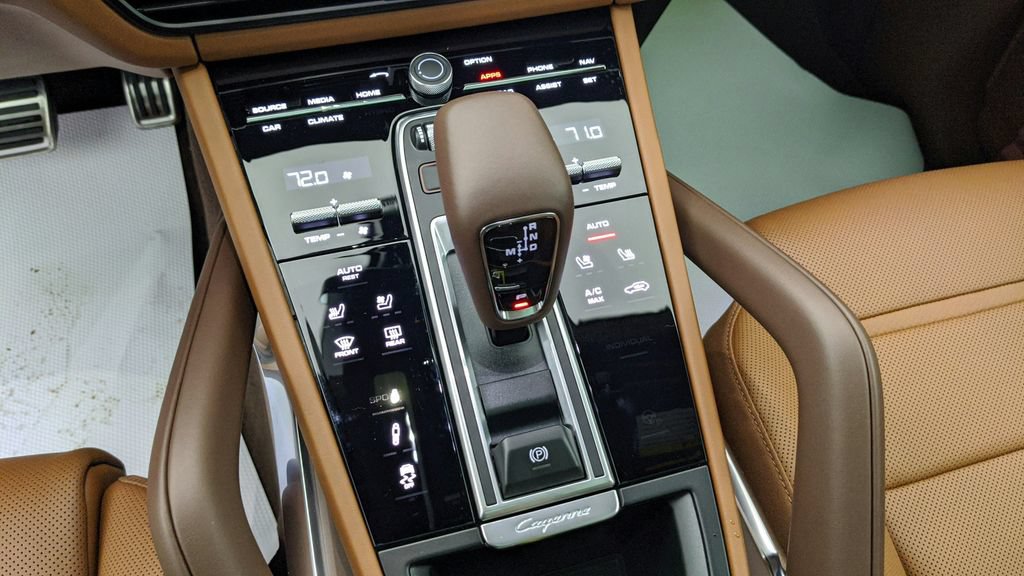 Certified 2023 Porsche Cayenne Turbo AWD/4WD image 36