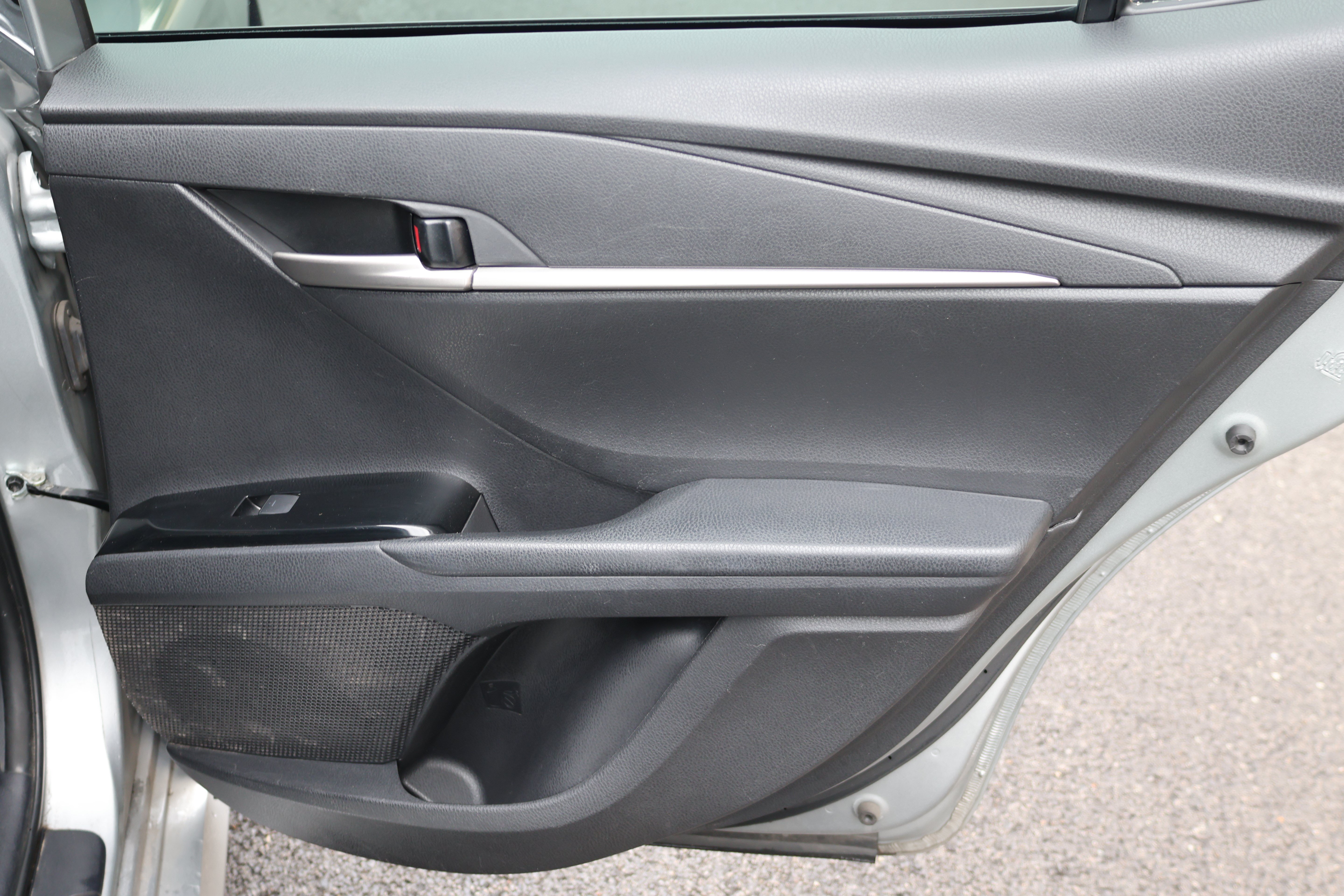 Used 2025 Toyota Camry LE FWD image 18