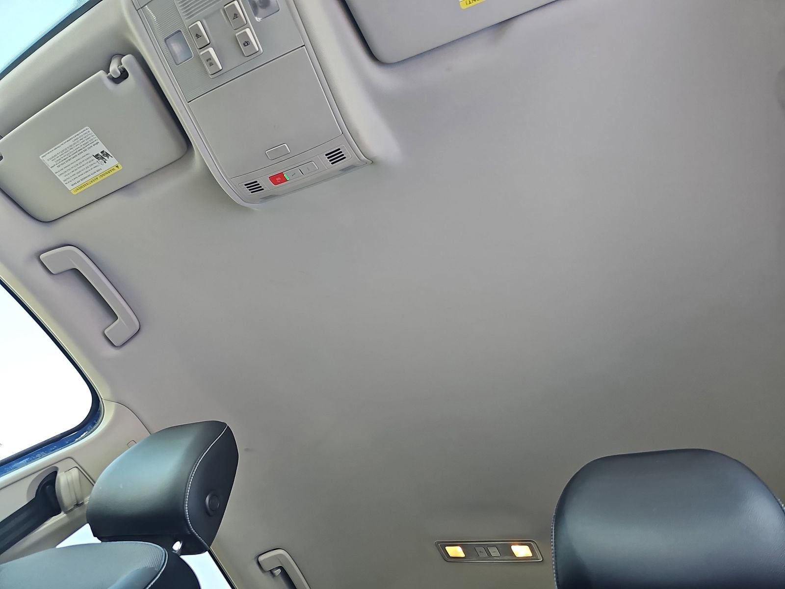 Used 2022 Volkswagen Taos SE image 34