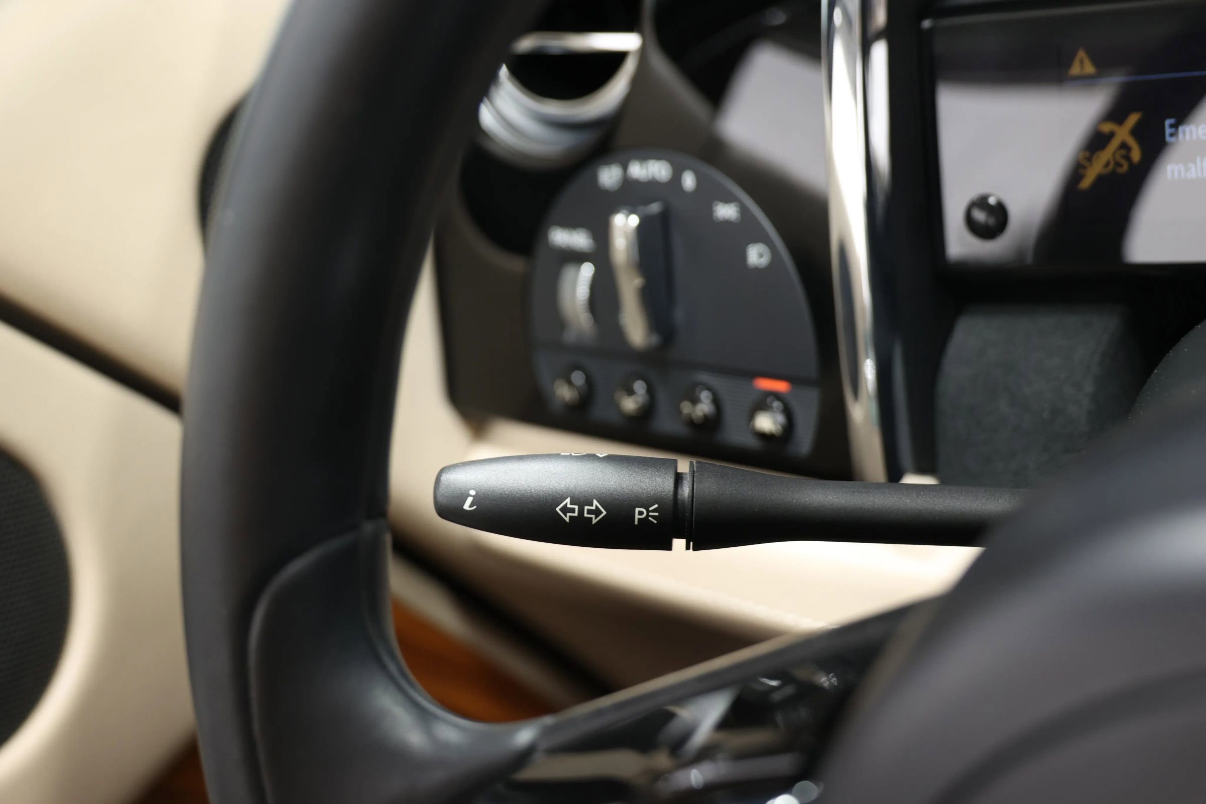 Used 2014 Rolls-Royce Wraith image 35