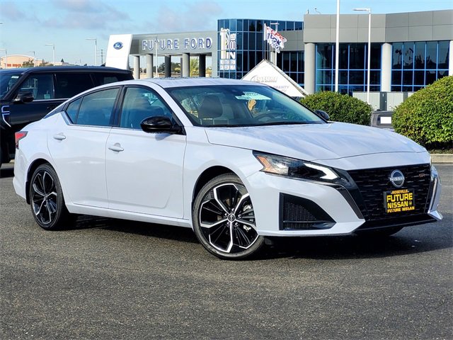 New 2025 Nissan Altima 2.5 SR