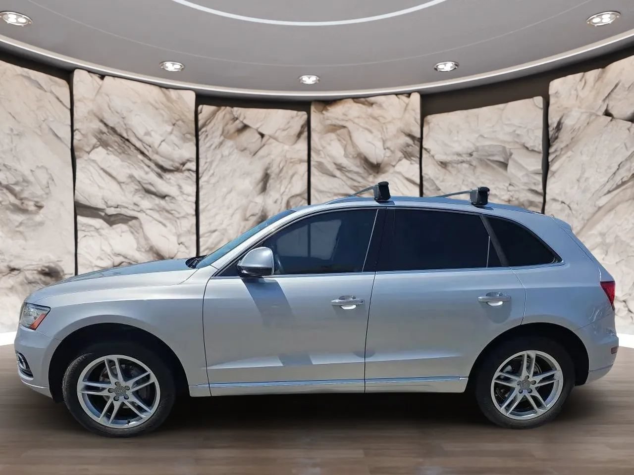 Used 2016 Audi Q5 2.0T Premium Plus w/ Technology Package AWD/4WD image 3
