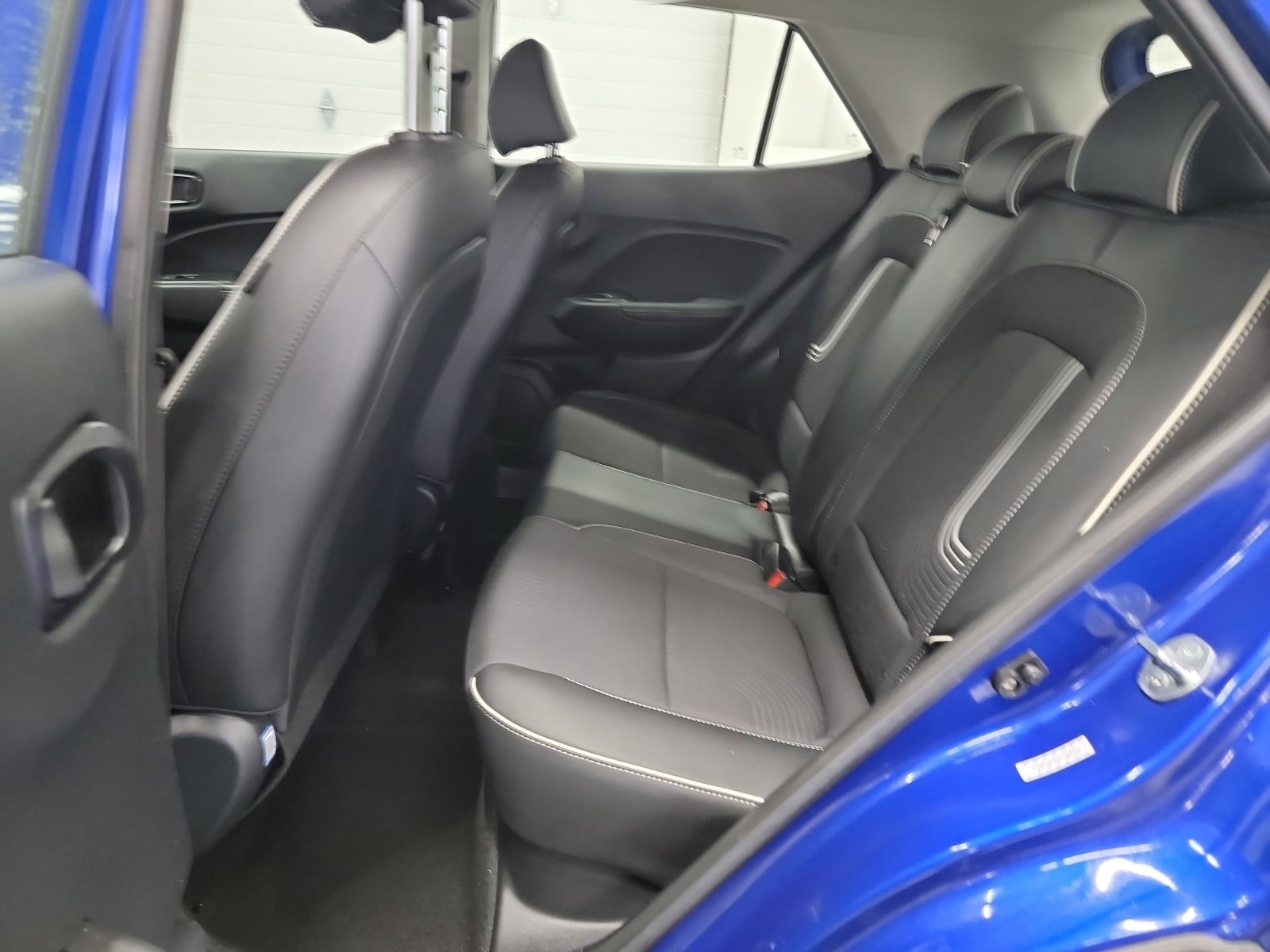 Used 2023 Hyundai Venue Limited FWD image 25