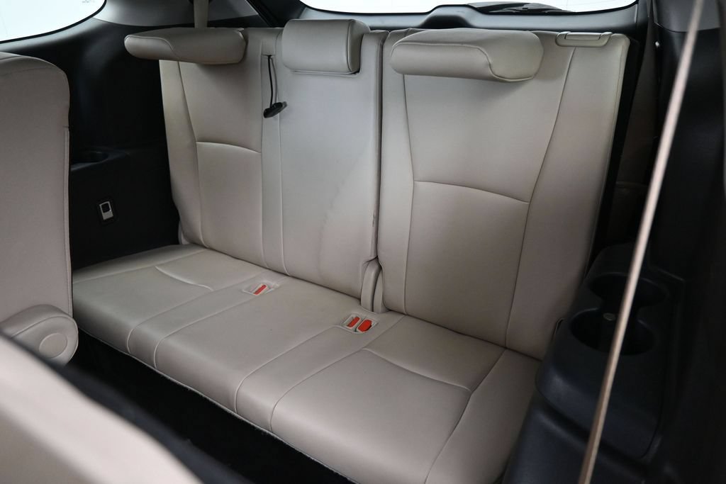 Used 2022 Toyota Highlander XLE FWD image 33