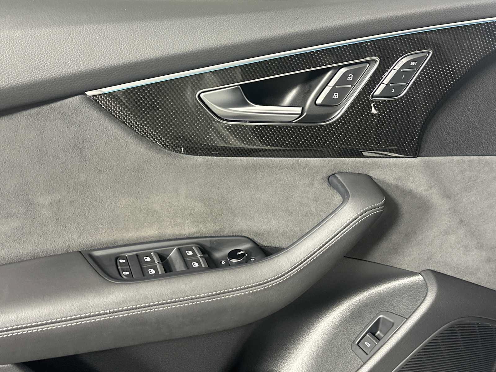 Used 2023 Audi SQ8 Prestige AWD/4WD image 11