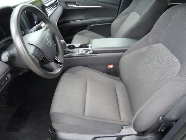 Used 2025 Toyota Camry LE FWD image 6