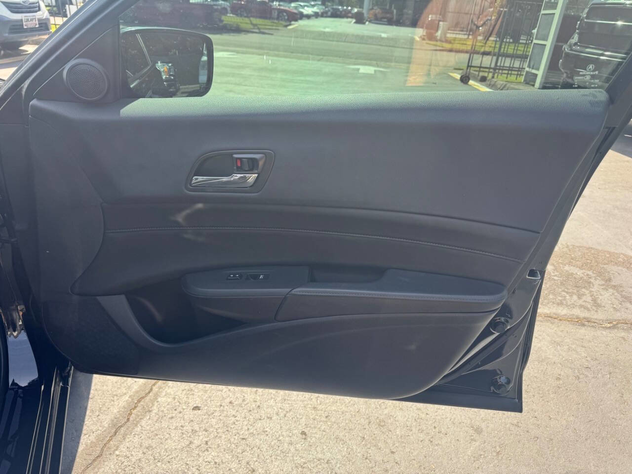 Used 2013 Acura ILX Hybrid w/ Technology Package FWD image 17