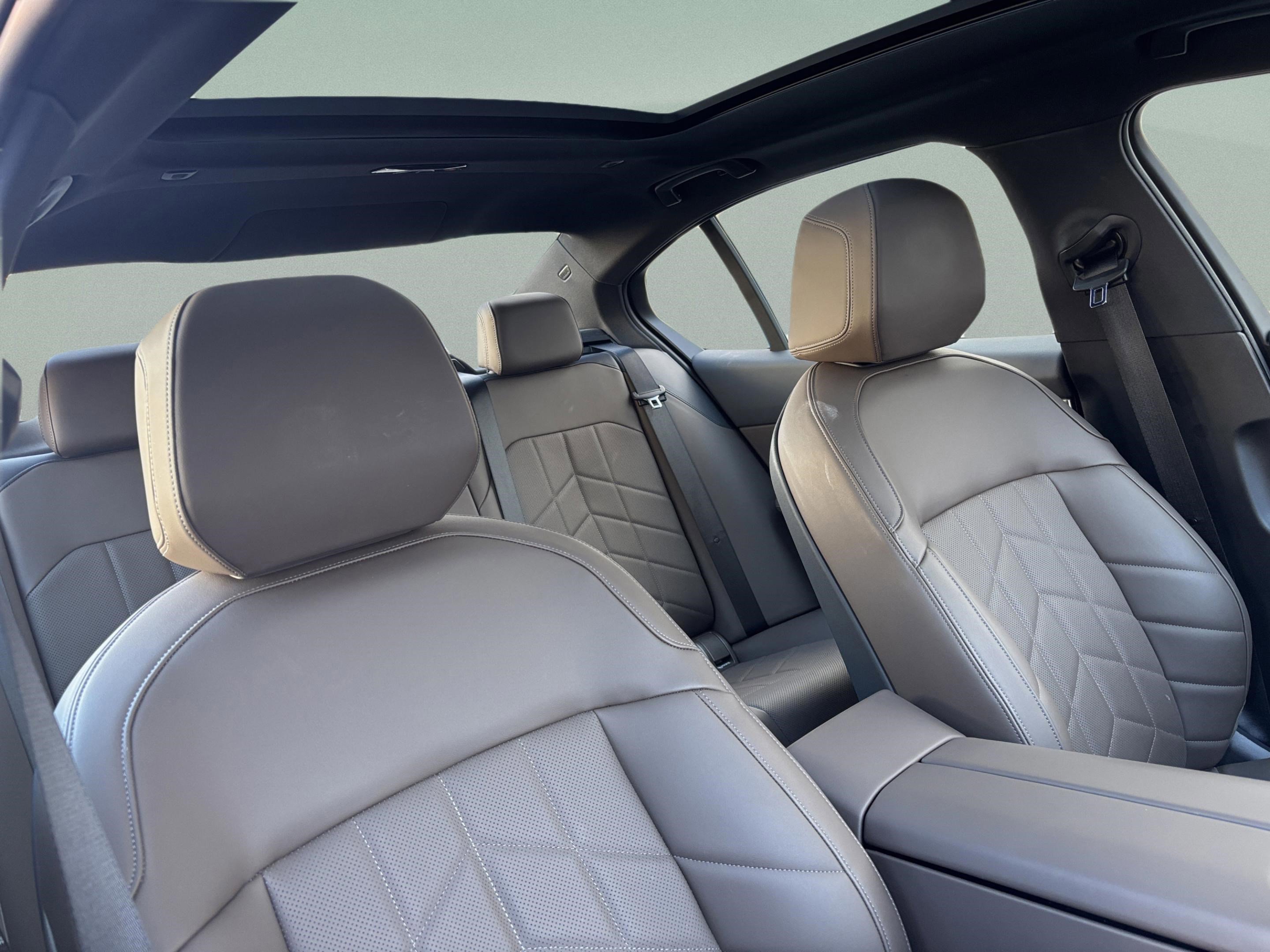 Used 2025 BMW i5 M60 image 23