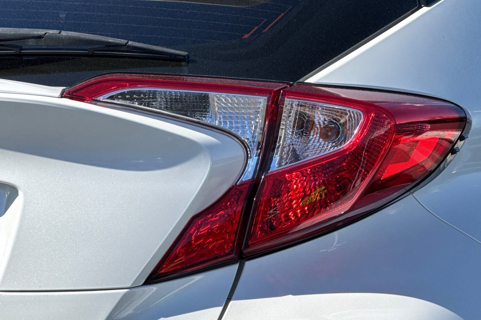 Used 2019 Toyota C-HR LE image 45