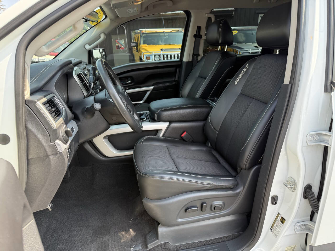 Used 2018 Nissan Titan PRO-4X image 10