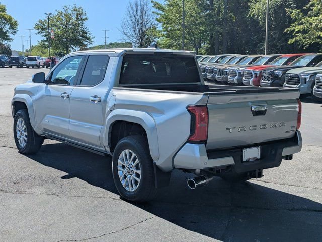 Used 2025 Toyota Tacoma Limited AWD/4WD image 5
