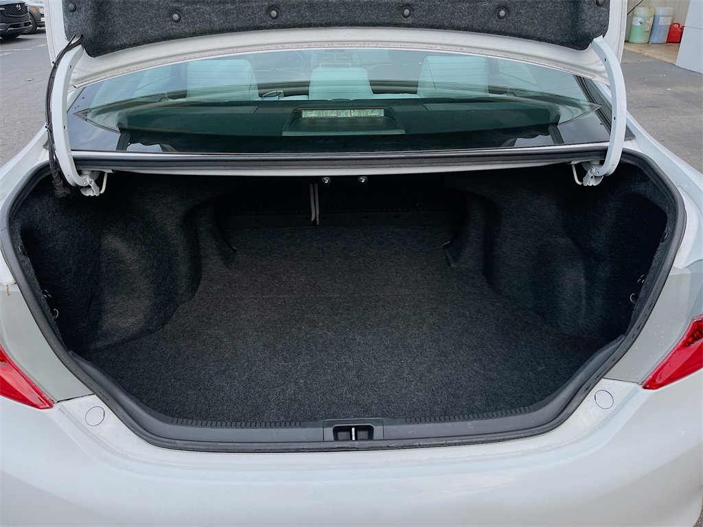 Used 2013 Toyota Camry L image 33