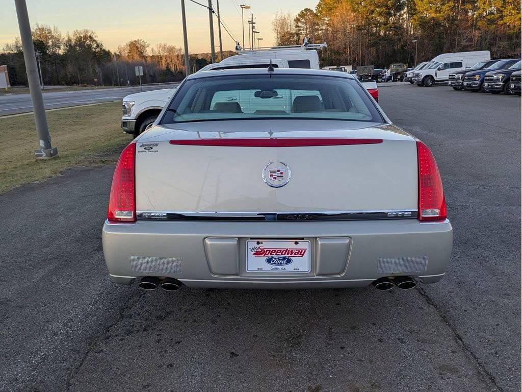 Used 2008 Cadillac DTS w/1SA image 7