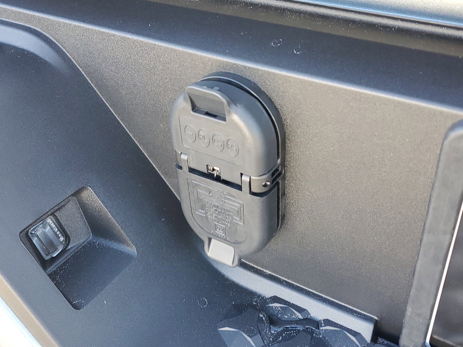 New 2025 GMC Canyon Elevation image 7