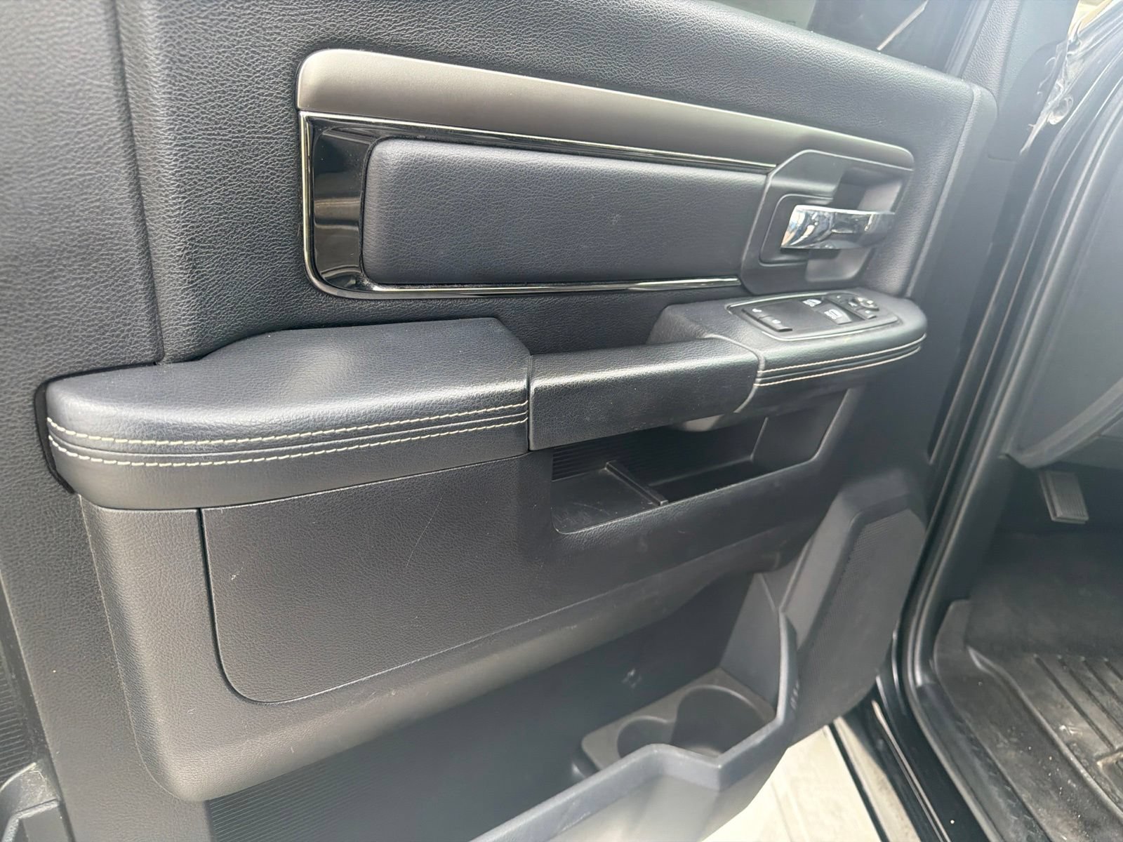Used 2016 RAM 1500 Sport w/ Convenience Group RWD image 9