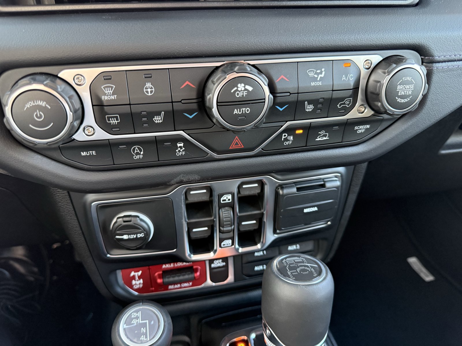 New 2026 Jeep Gladiator Sport AWD/4WD image 24