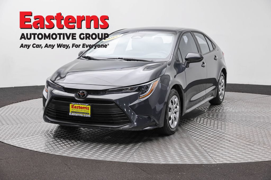 Used 2024 Toyota Corolla LE FWD image 1