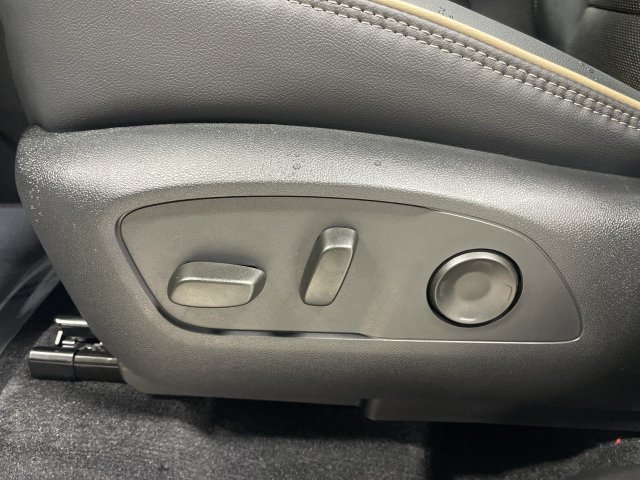 Certified 2025 Chevrolet Traverse High Country AWD/4WD image 12