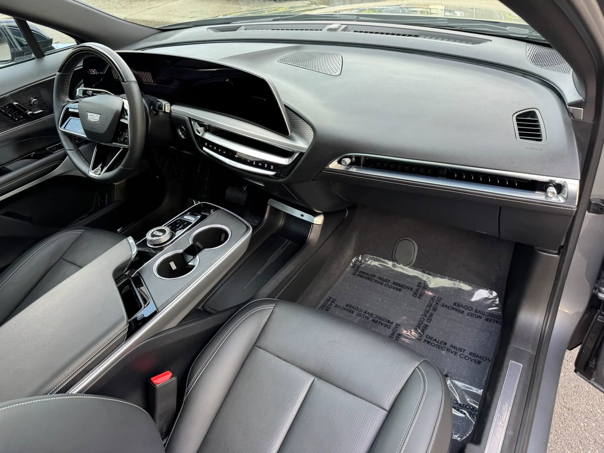 Used 2023 Cadillac Lyriq AWD image 23