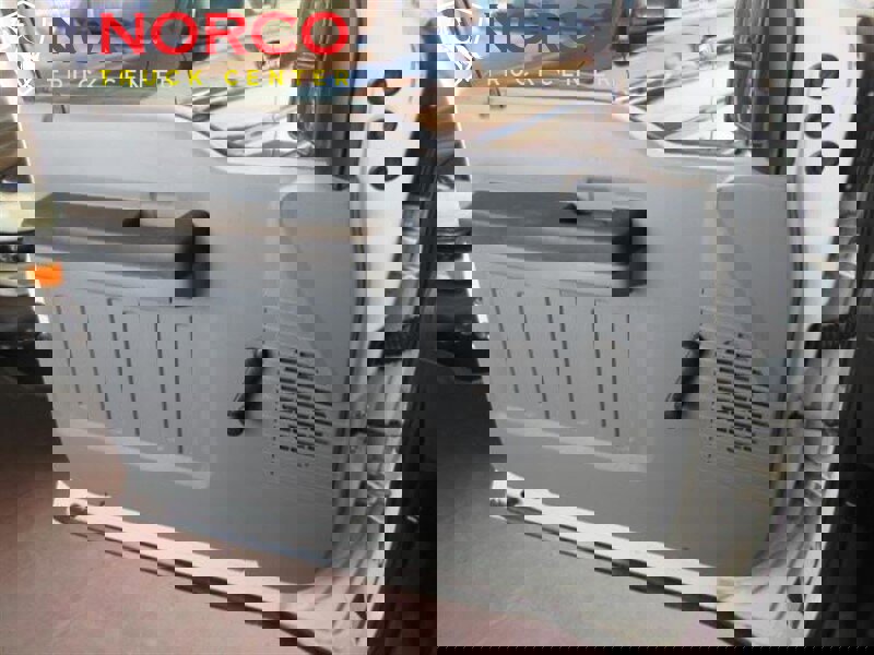 Used 2011 Ford F450 XL w/ XL Decor Group image 9