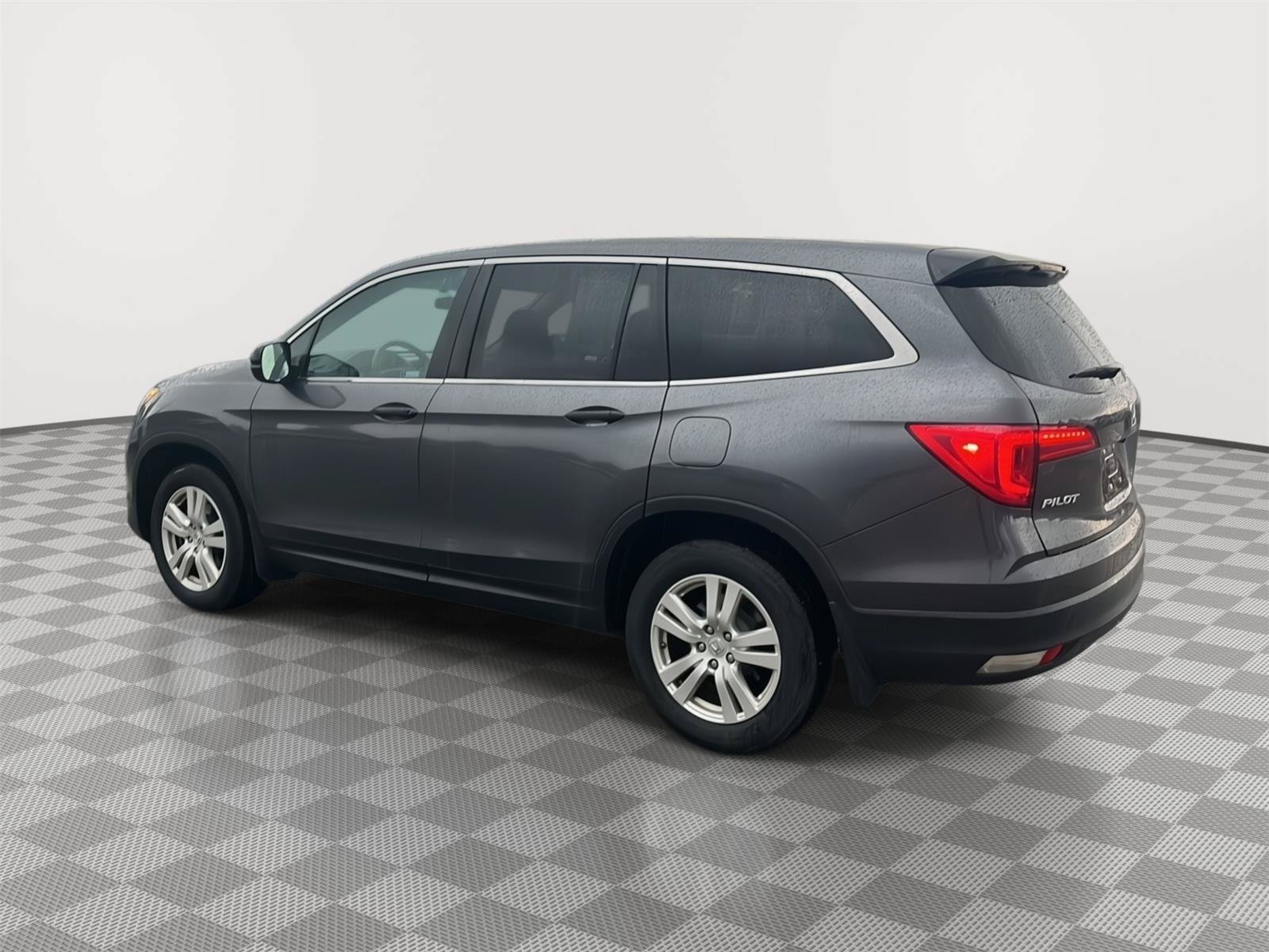 Used 2018 Honda Pilot LX image 27