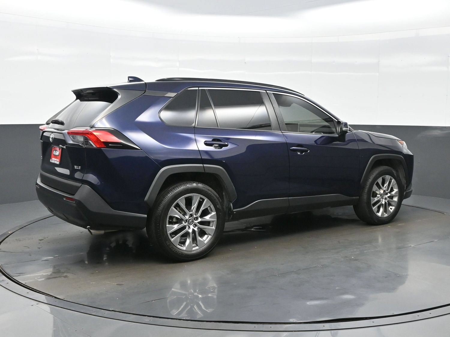 Used 2020 Toyota RAV4 XLE Premium FWD image 6