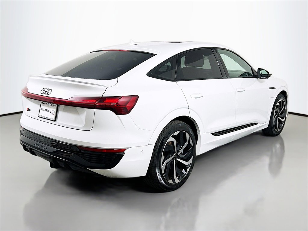 Used 2024 Audi Q8 e-tron Prestige image 7