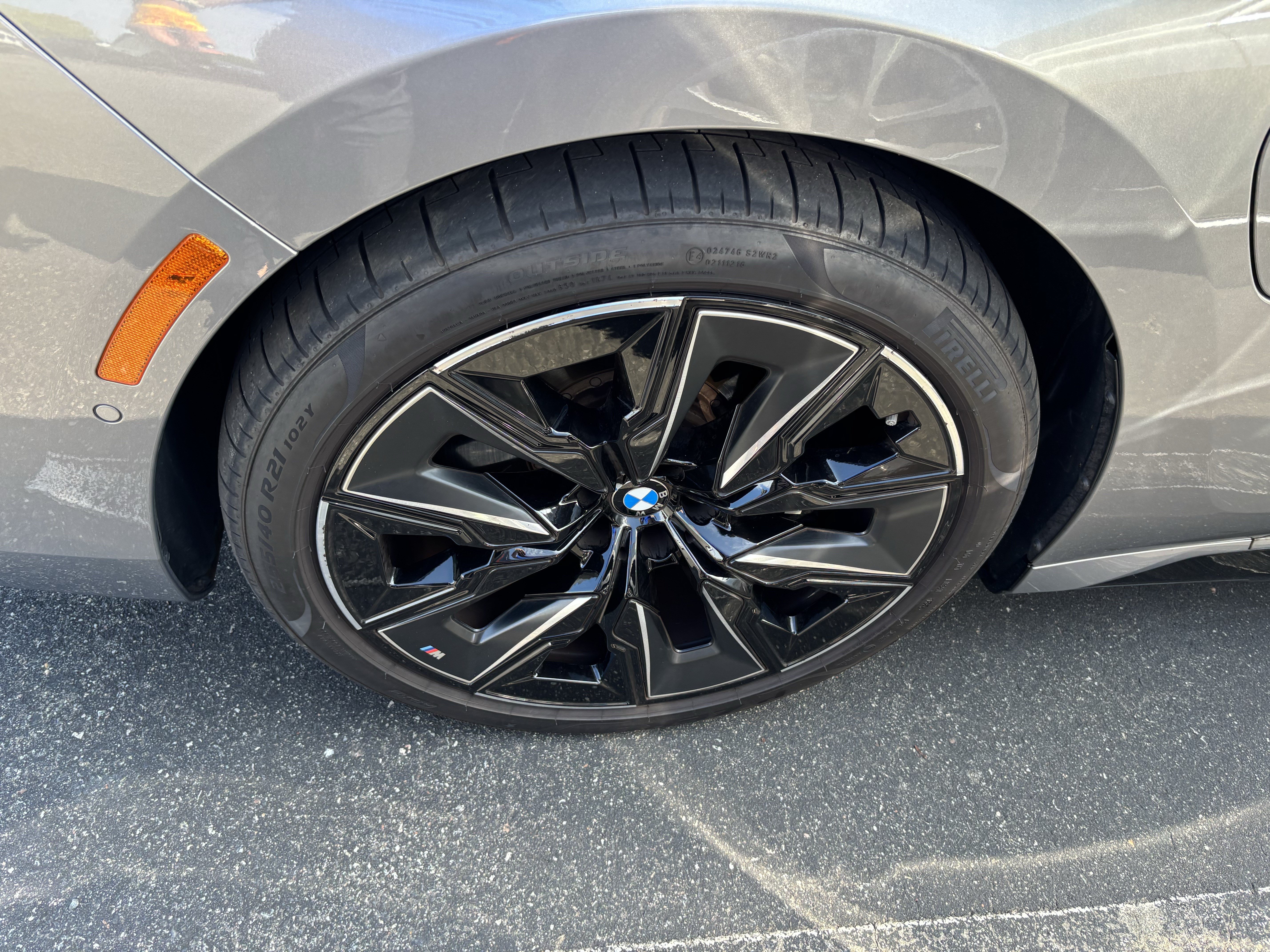 Certified 2025 BMW 750e xDrive w/ Executive Package AWD/4WD image 12