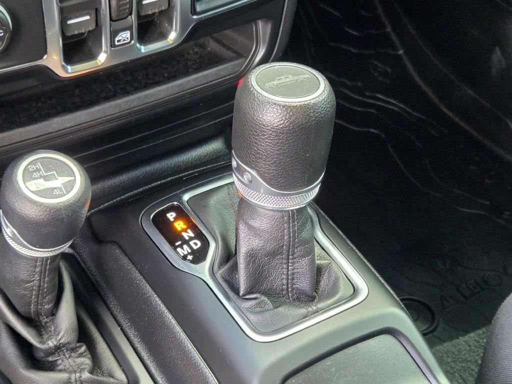 Used 2021 Jeep Gladiator Willys image 26