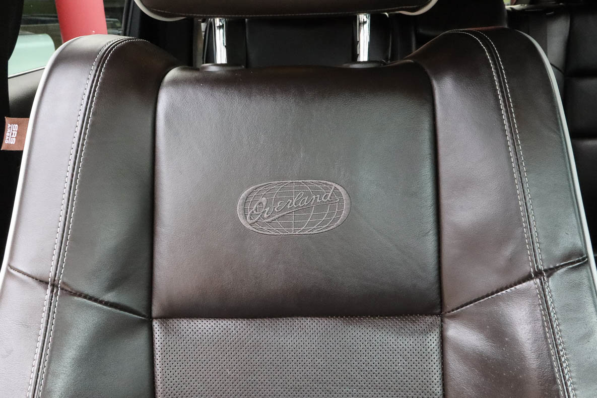 Used 2019 Jeep Grand Cherokee Overland AWD/4WD image 30