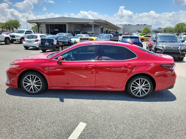 Used 2024 Toyota Camry XLE FWD image 13