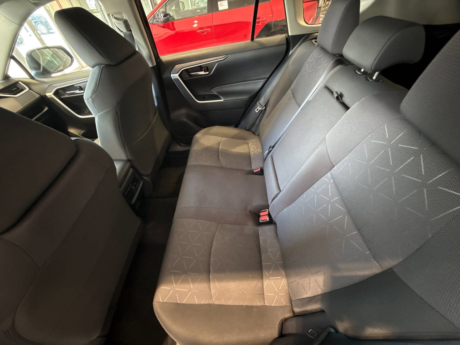 Used 2025 Toyota RAV4 XLE AWD/4WD image 12