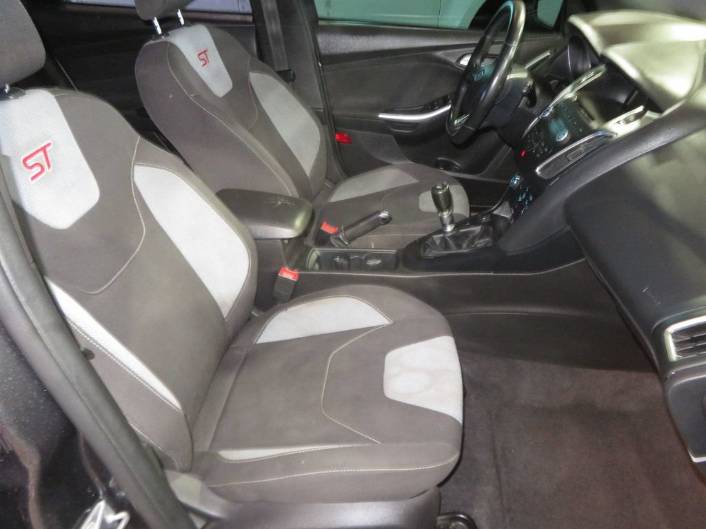 Used 2016 Ford Focus ST FWD image 32