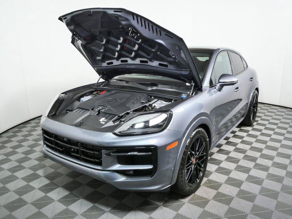 New 2026 Porsche Cayenne GTS AWD/4WD image 34