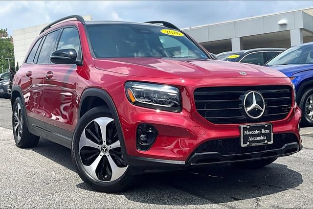 Used 2026 Mercedes-Benz GLB 250 4MATIC image 1