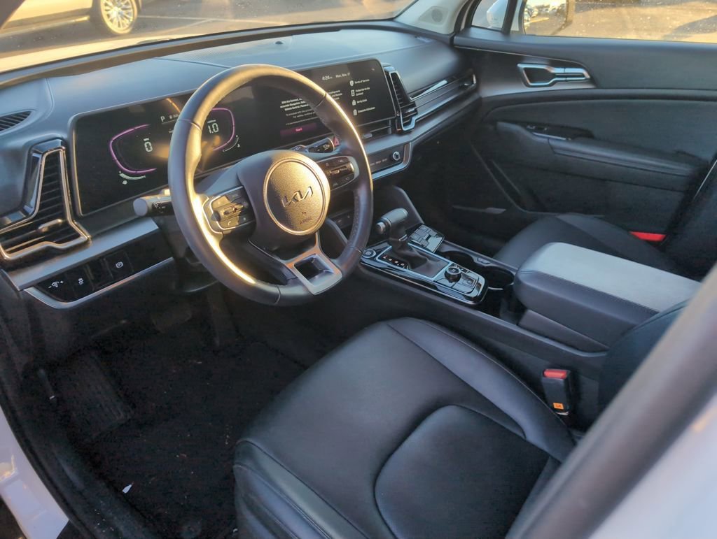 Used 2023 Kia Sportage EX image 12