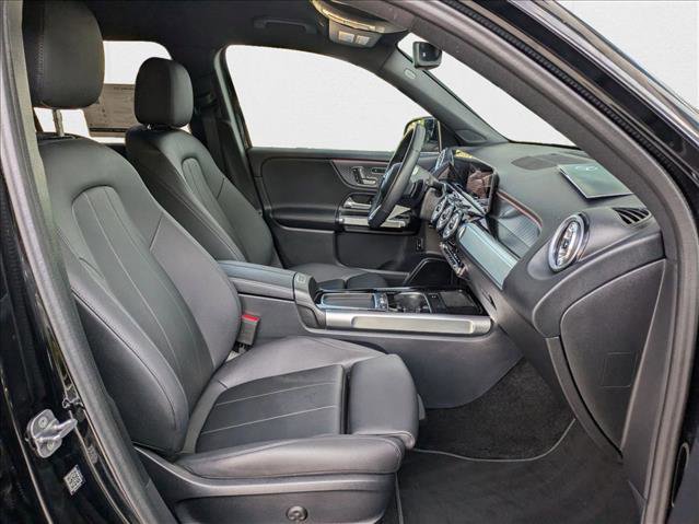 Certified 2025 Mercedes-Benz GLB 250 4MATIC w/ Exclusive Package image 22