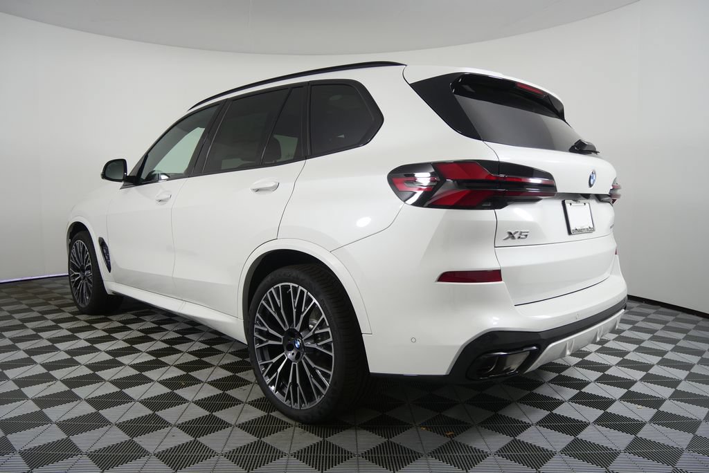 Used 2026 BMW X5 sDrive40i w/ M Sport Package RWD image 4