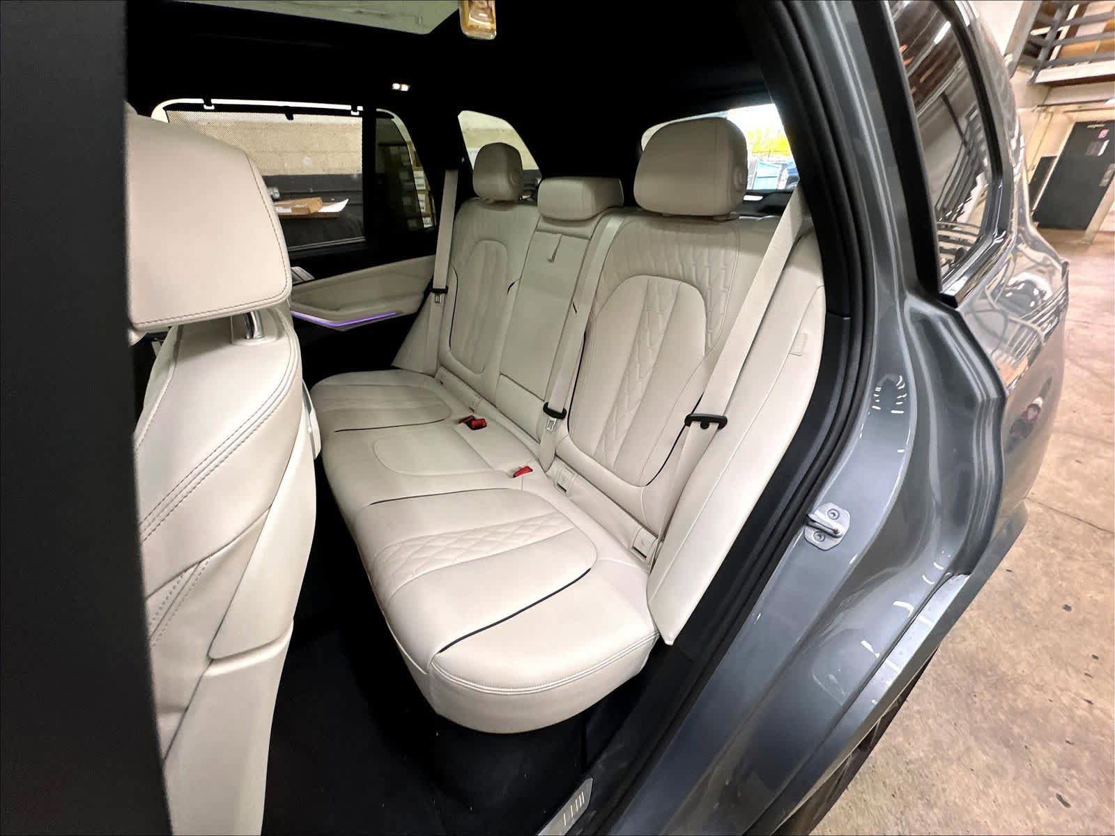 Certified 2025 BMW X5 xDrive40i w/ Executive Package AWD/4WD image 28