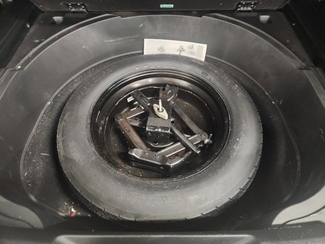 Used 2018 Jeep Cherokee Latitude Plus w/ Comfort/Convenience Group image 6