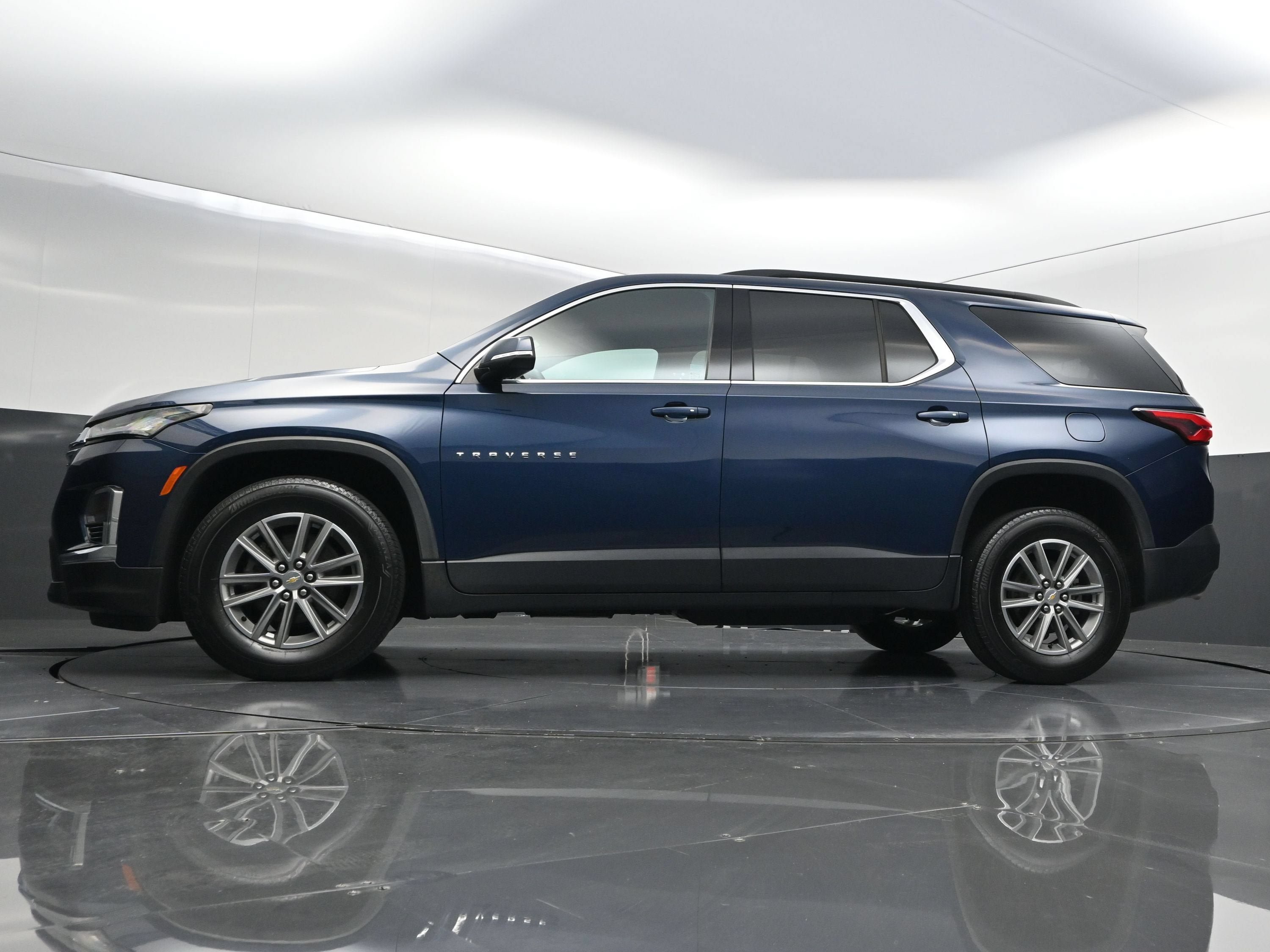 Certified 2023 Chevrolet Traverse LT AWD/4WD image 40