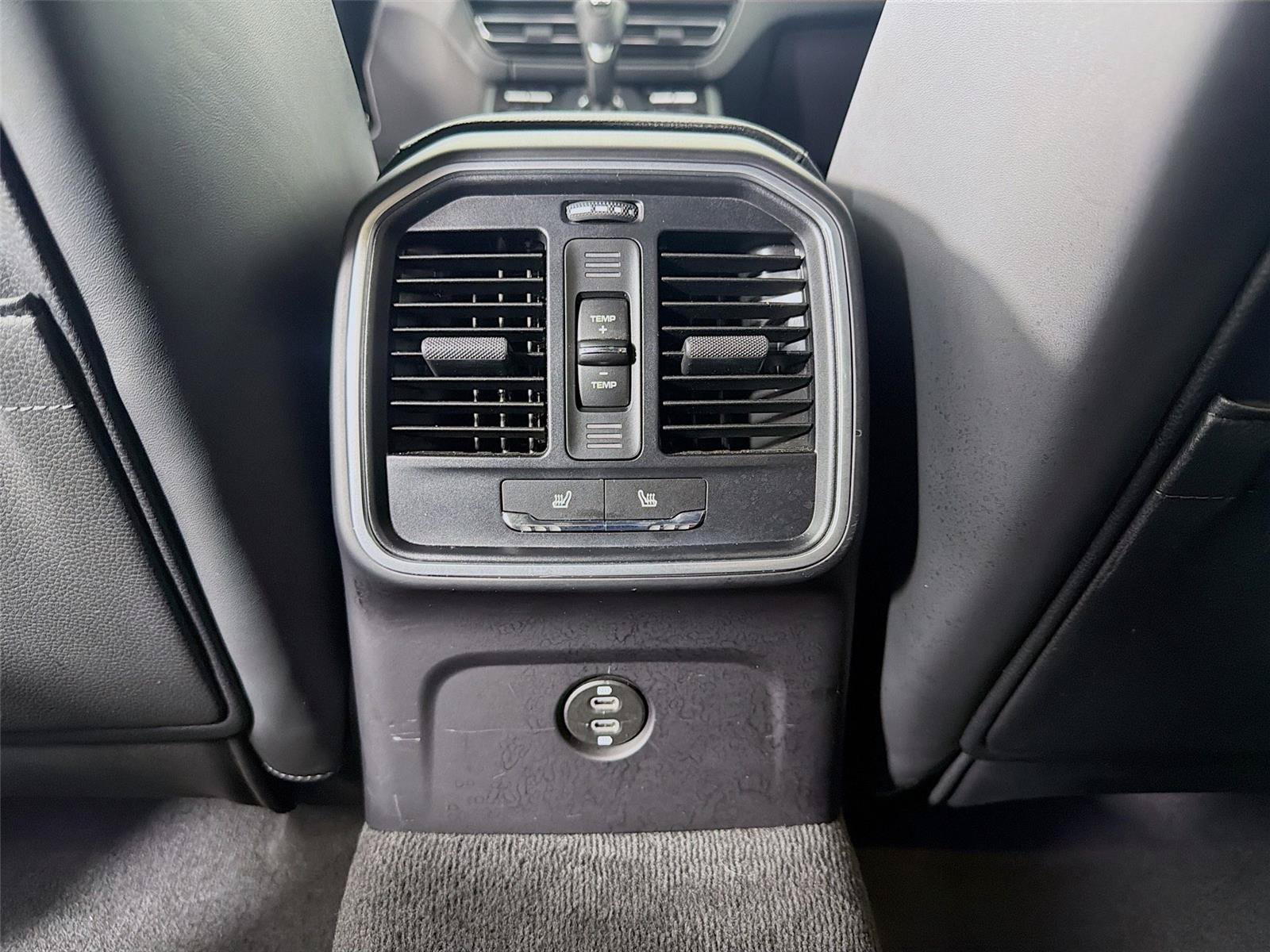 Certified 2023 Porsche Macan Turbo AWD/4WD image 21