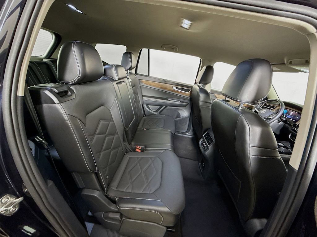 Used 2024 Volkswagen Atlas SE image 31