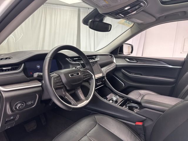 Used 2022 Jeep Grand Cherokee Limited image 9