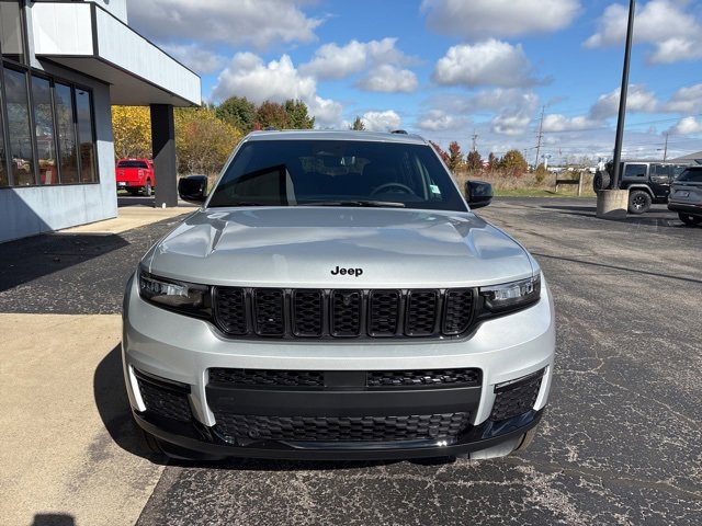New 2025 Jeep Grand Cherokee L Limited image 7