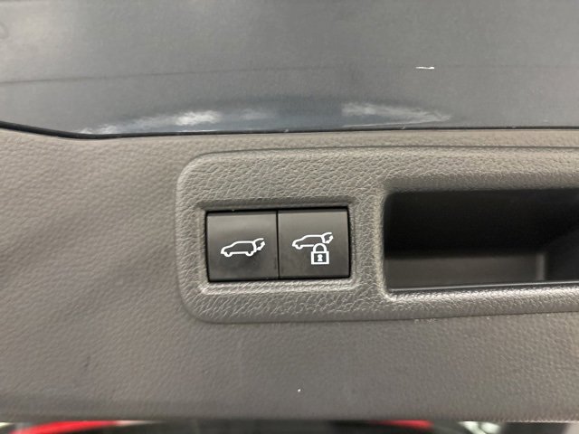 Certified 2024 Toyota Venza XLE image 13