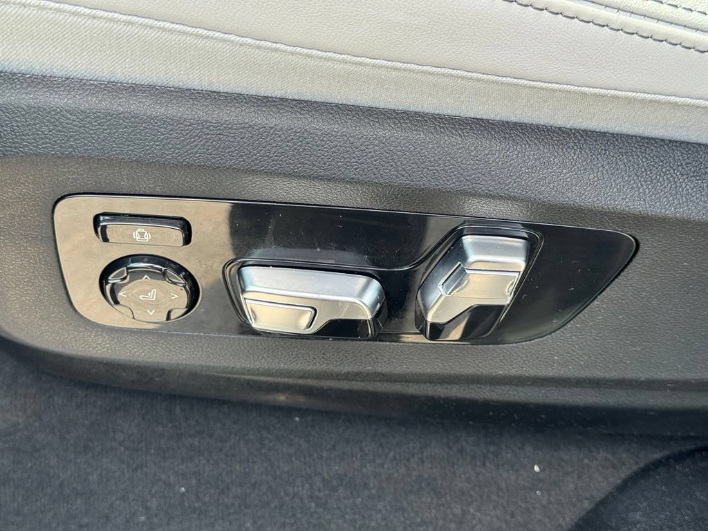 Certified 2026 BMW X6 xDrive40i AWD/4WD image 11