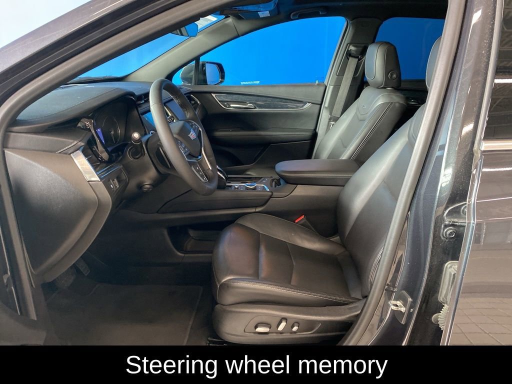 Used 2022 Cadillac XT5 Premium Luxury image 11