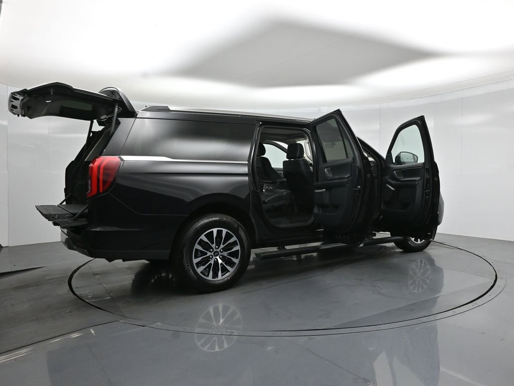 Certified 2025 Ford Expedition Max Platinum AWD/4WD image 6